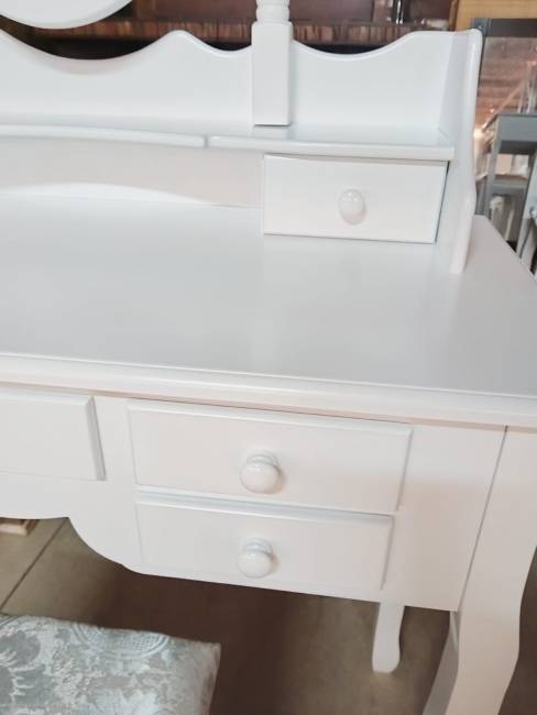 Туалетный столик S023 Туалетный столик S023