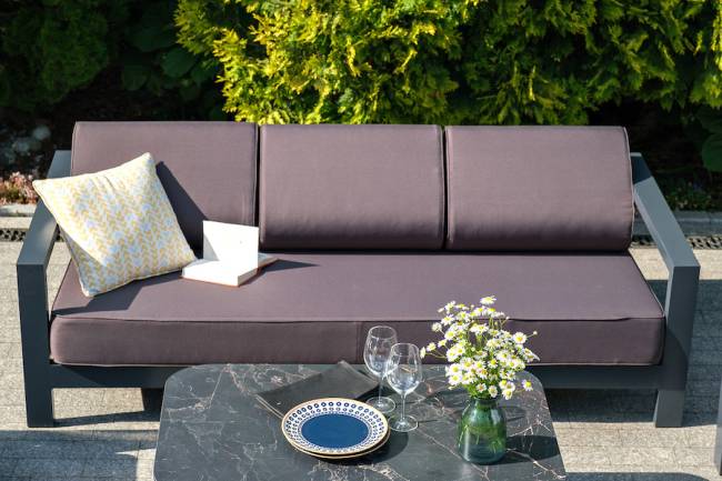 "Гранада" диван 3-местный, каркас алюминий темно-серый (RAL7024) муар, ткань темно-серая 027 "Гранада" диван 3-местный, каркас алюминий темно-серый (RAL7024) муар, ткань темно-серая 027