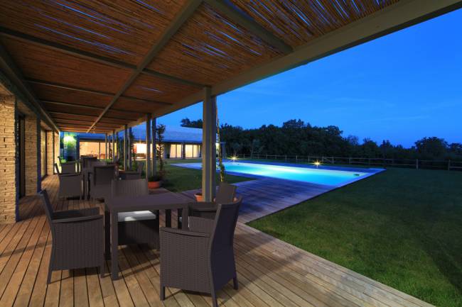 Стол пластиковый Orlando 80 коричневый 800х800х750 мм Стол пластиковый Orlando 80 коричневый 800х800х750 мм